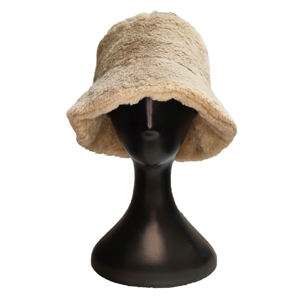 Faux fur bucket hat